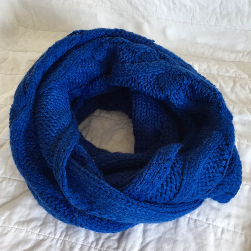 Infinity scarf - vibrant royal blue